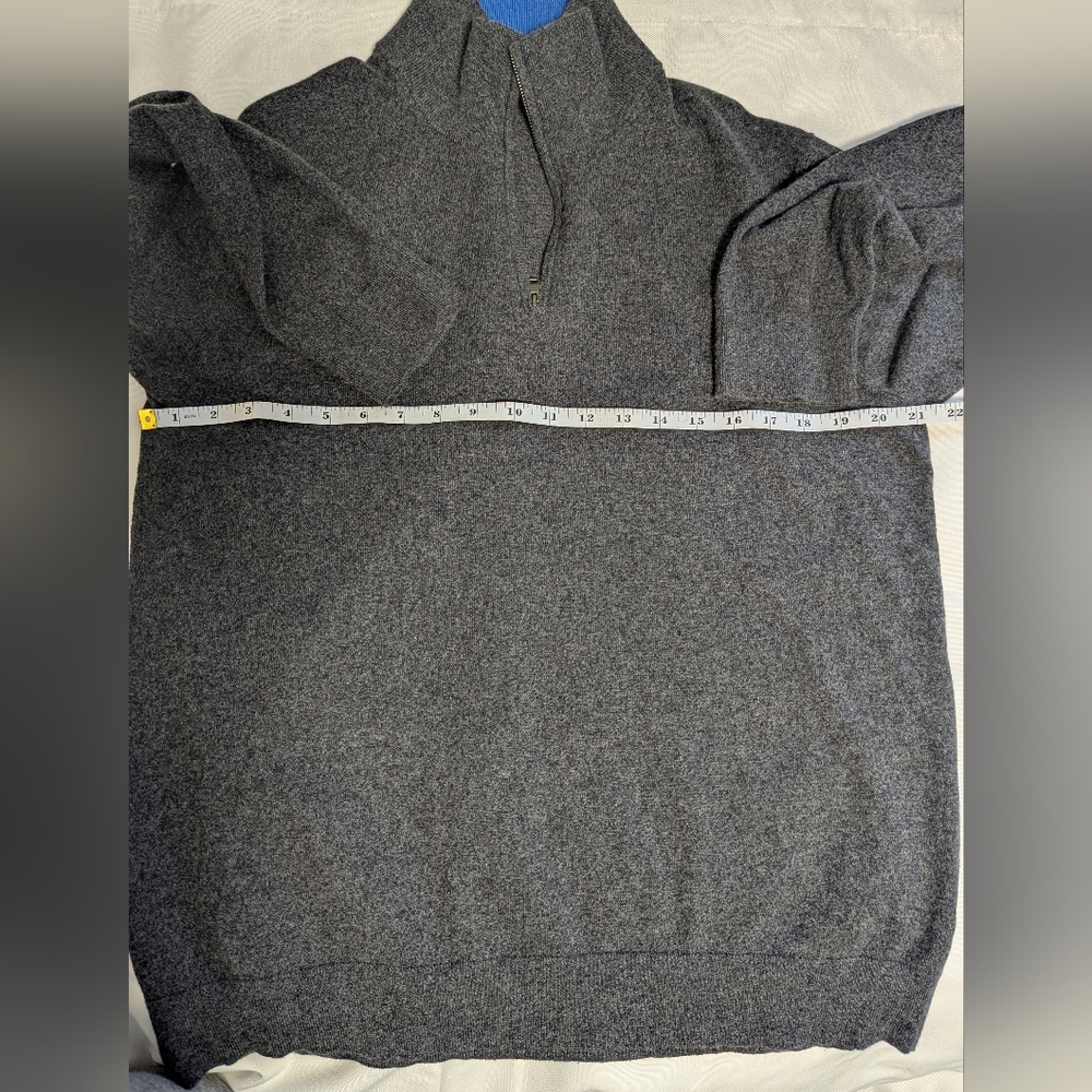 Banana Republic Men's Dark Charcoal Half-Zip Sweater - Picture 6 of 7